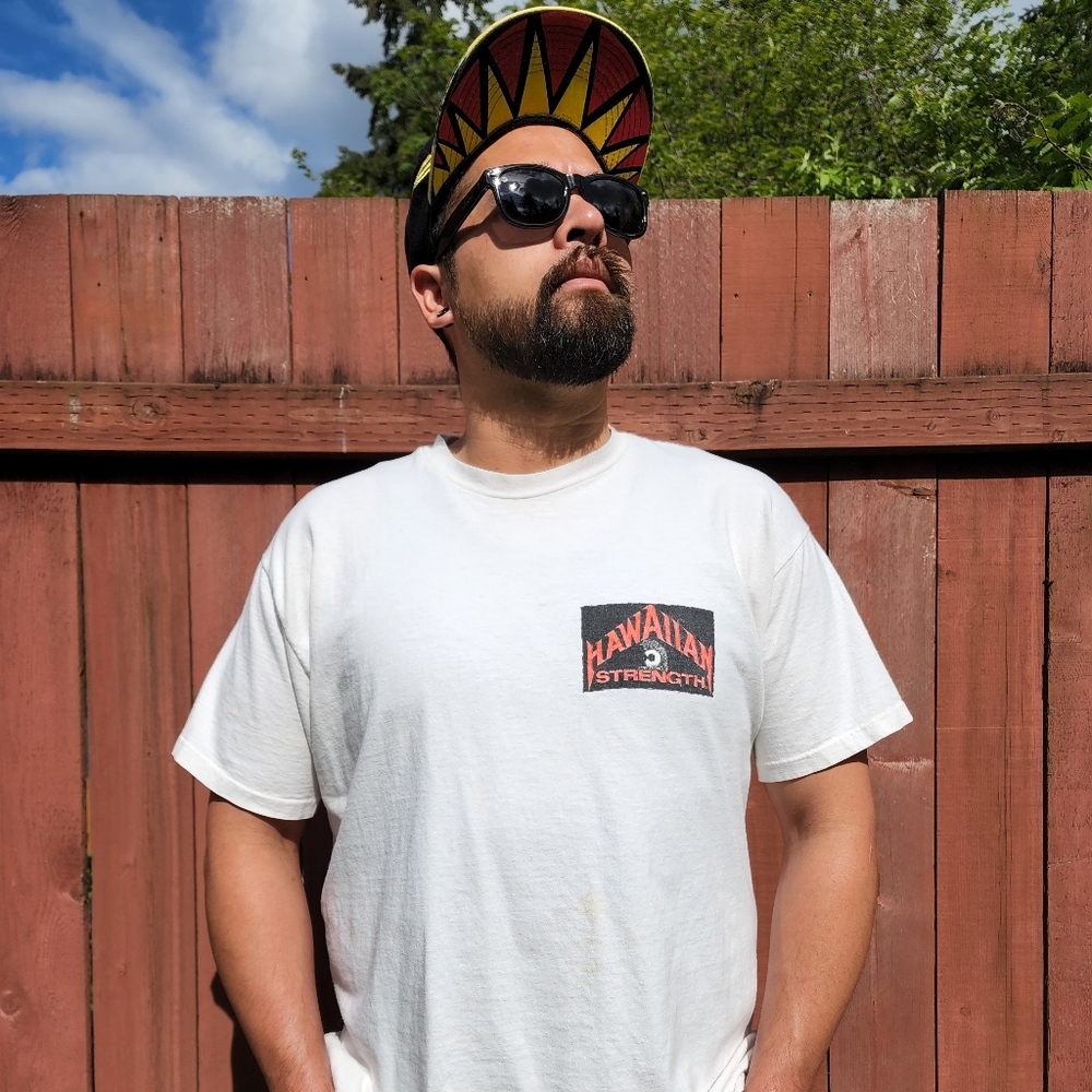 Vintage '90s Hawaiian Strength Sovereignty 'Onipa'a Hanes Heavyweight XL (46-48)